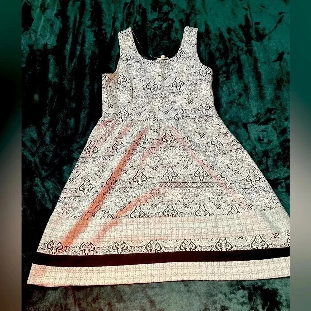 Mystree dress size M Black & white Sleeveless SOFT EUC! Boutique 0268